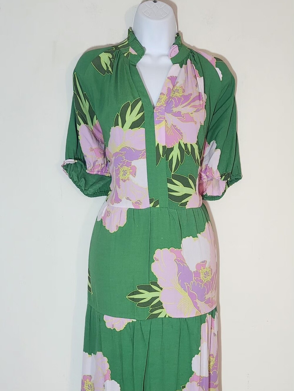 CeCe V-Neck Tiered Babydoll Floral Print Dress Size 2X Color: Green/Multi
